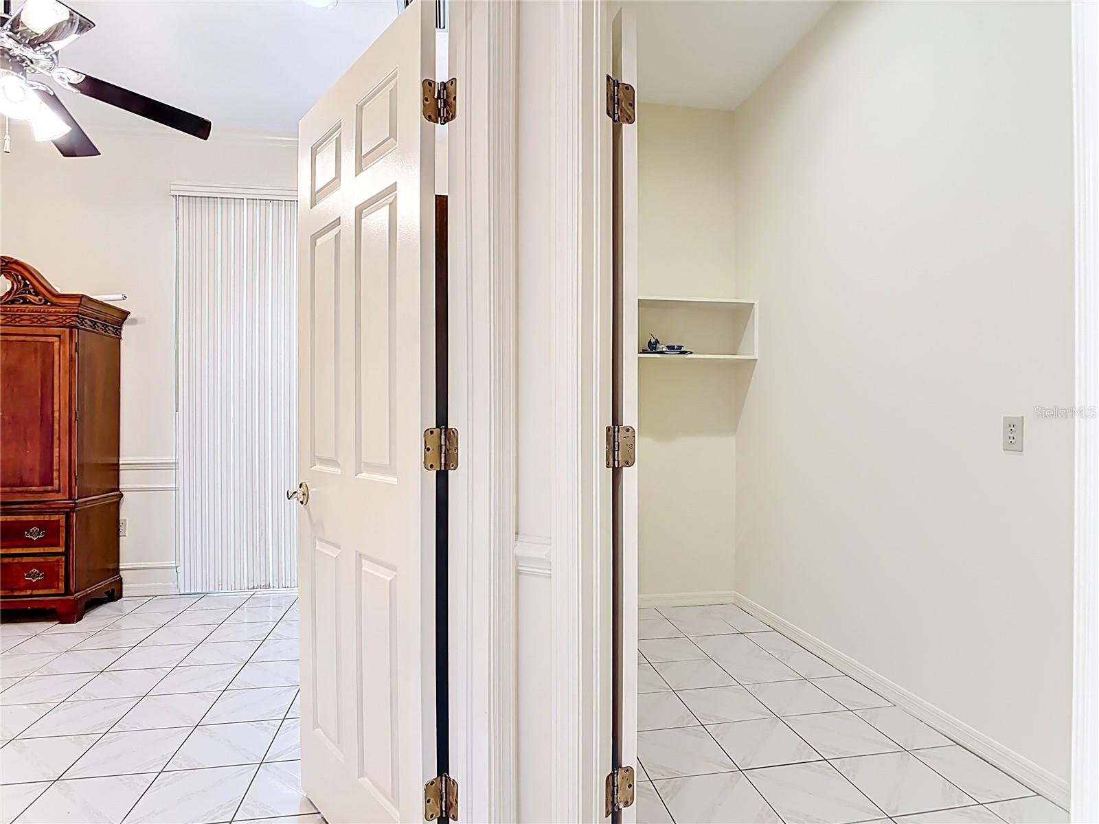 Image 65 of 81 For 134 Seville Place Sw
