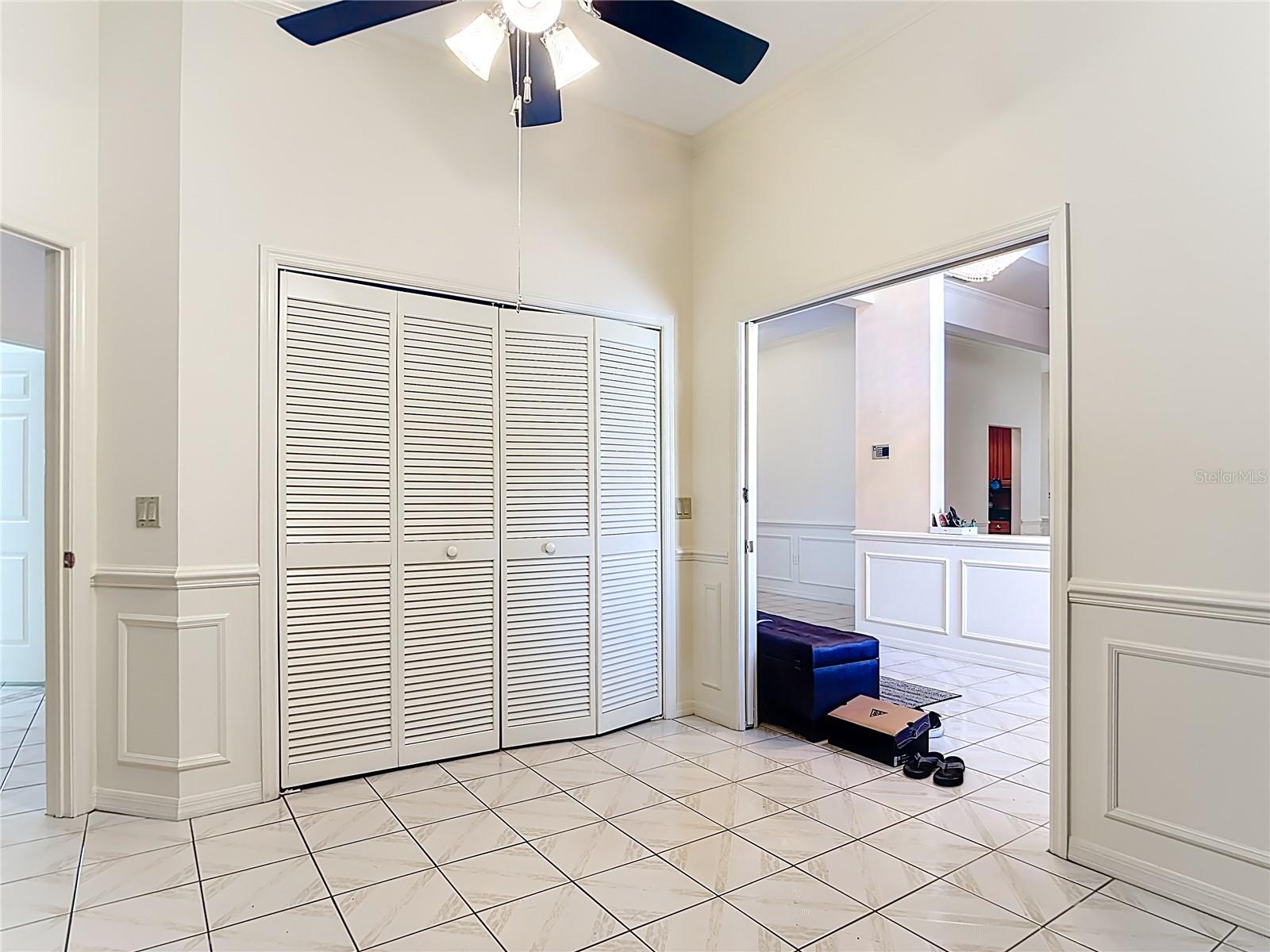 Image 9 of 81 For 134 Seville Place Sw