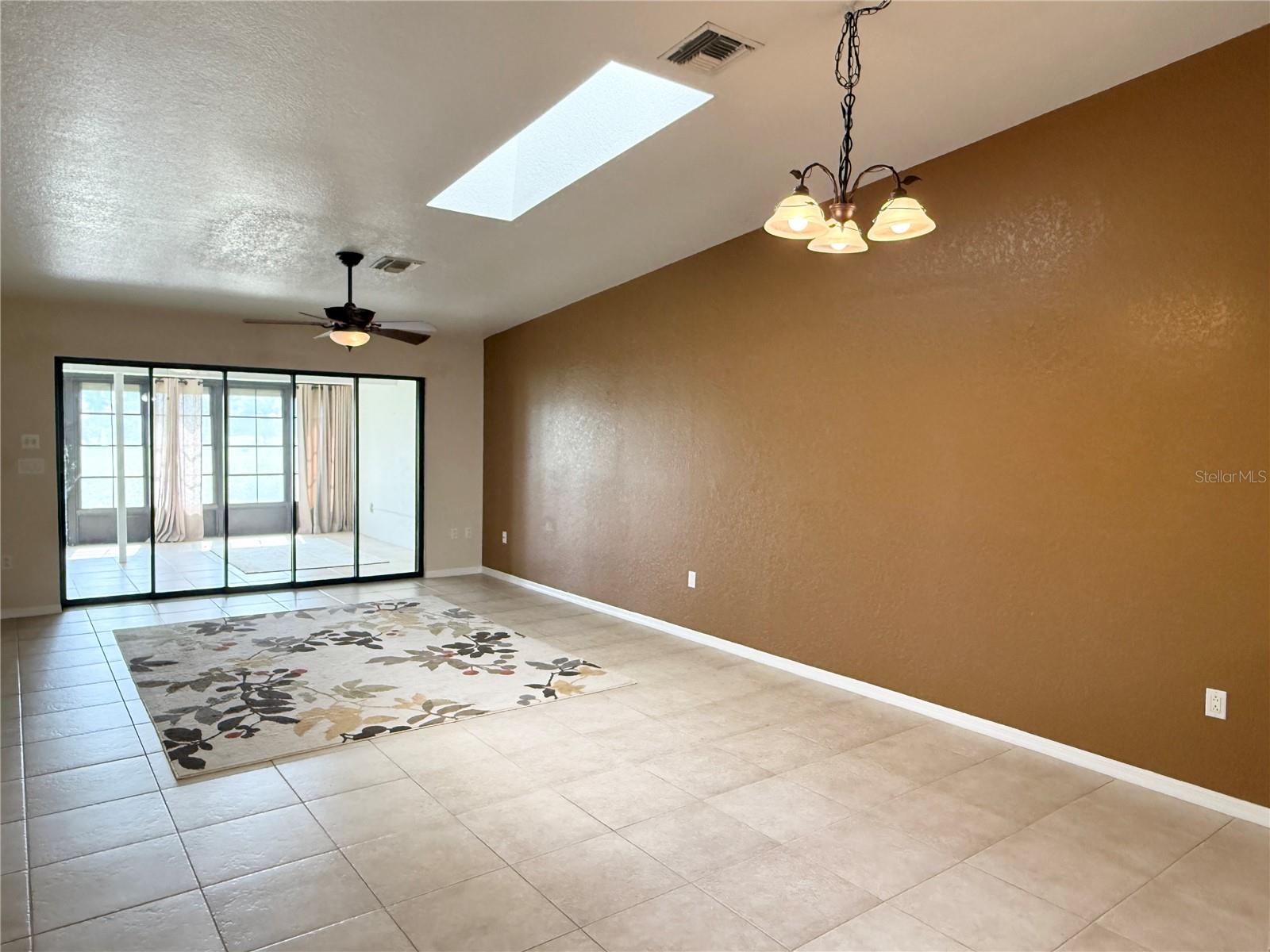 Image 7 of 21 For 1640 Atares Drive 16