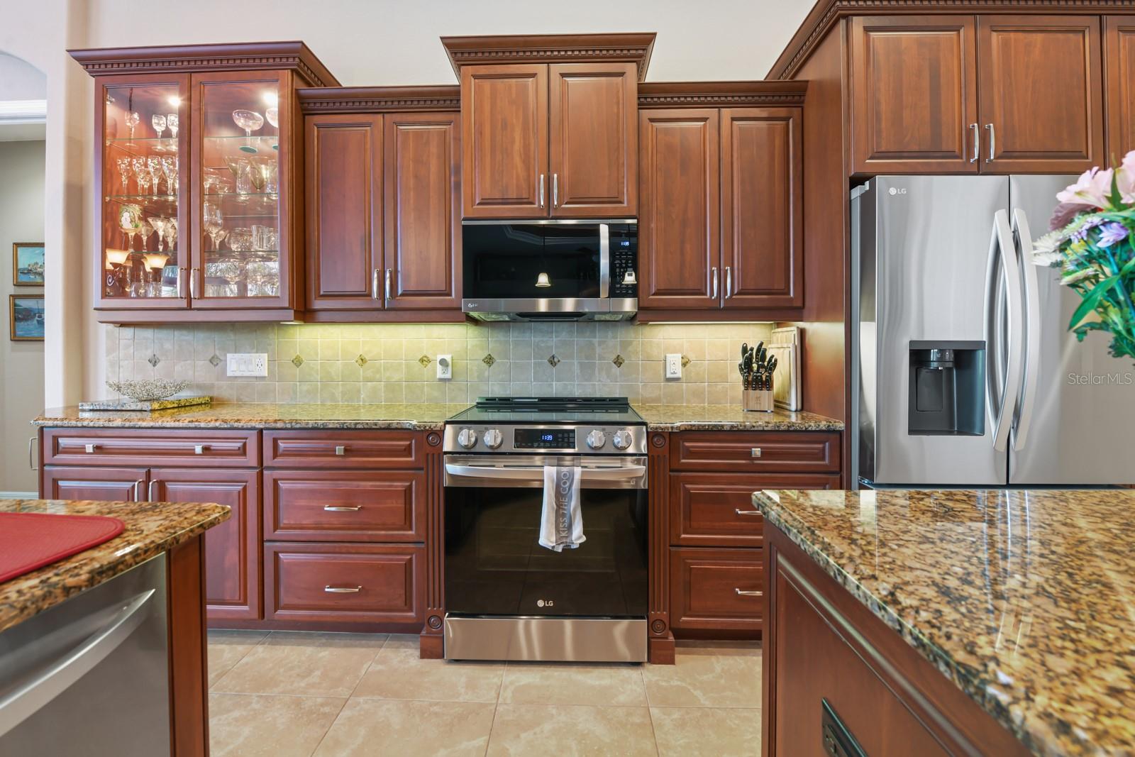 Image 21 of 57 For 24122 Pyramid Way