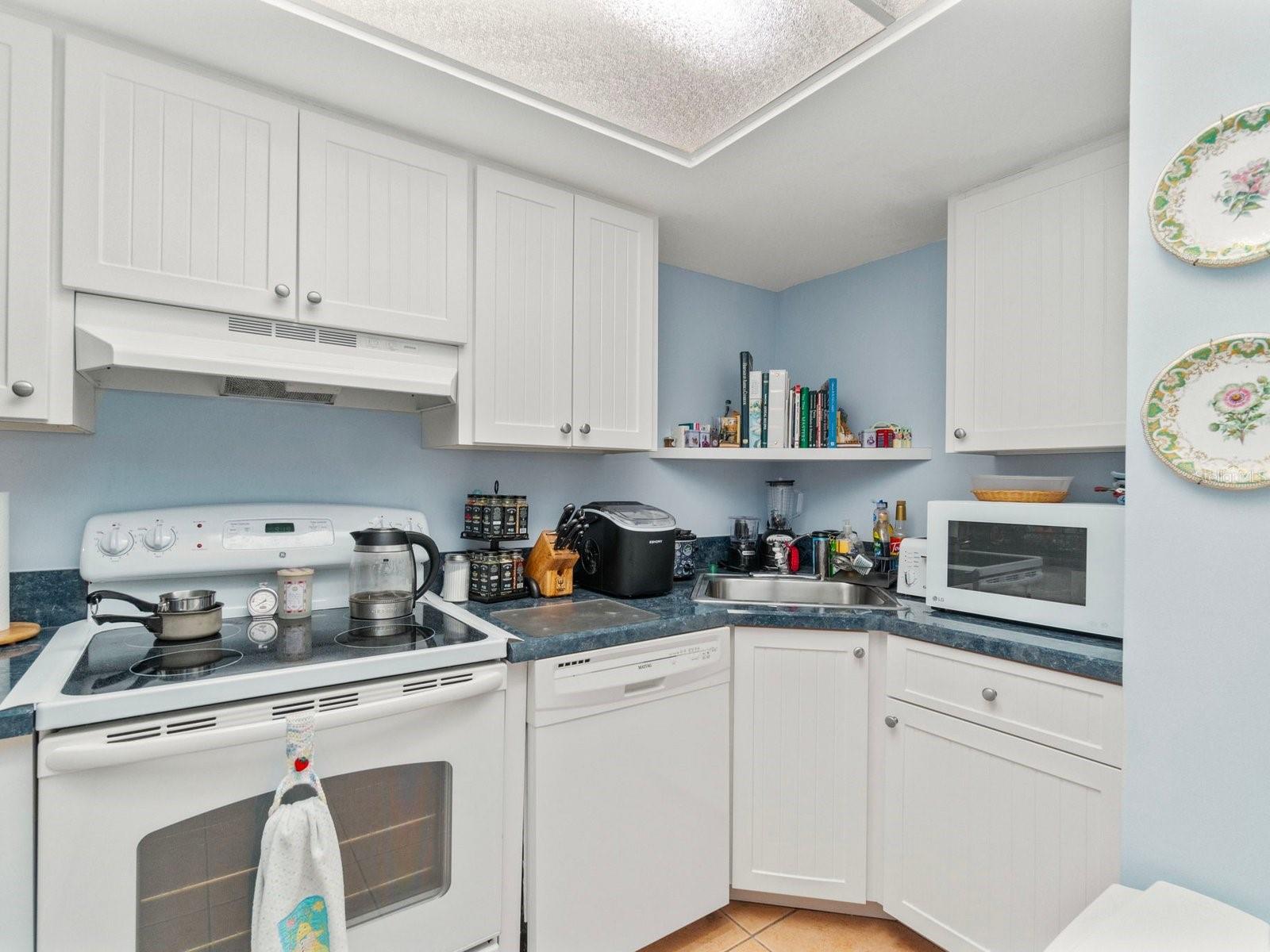 Image 14 of 43 For 1515 Forrest Nelson Boulevard A208