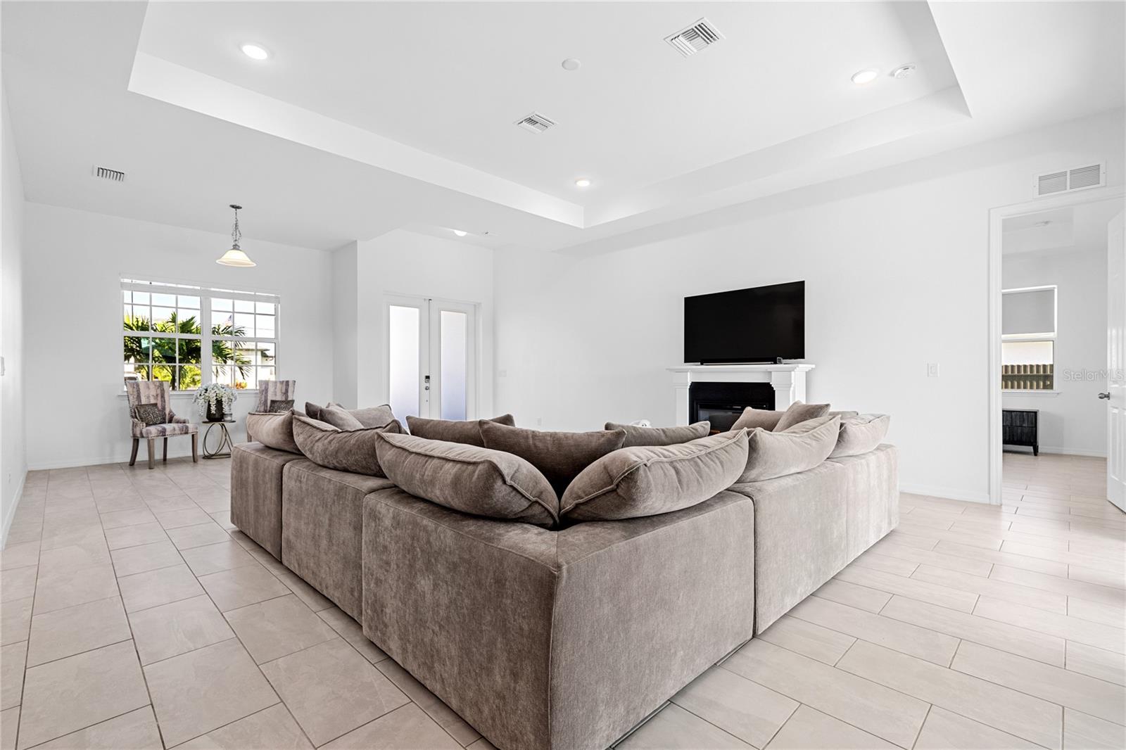 Image 9 of 40 For 209 10th Place