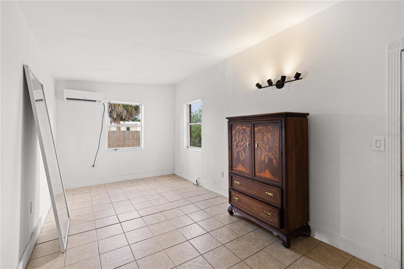Image 10 of 27 For 21455 Mallory Avenue