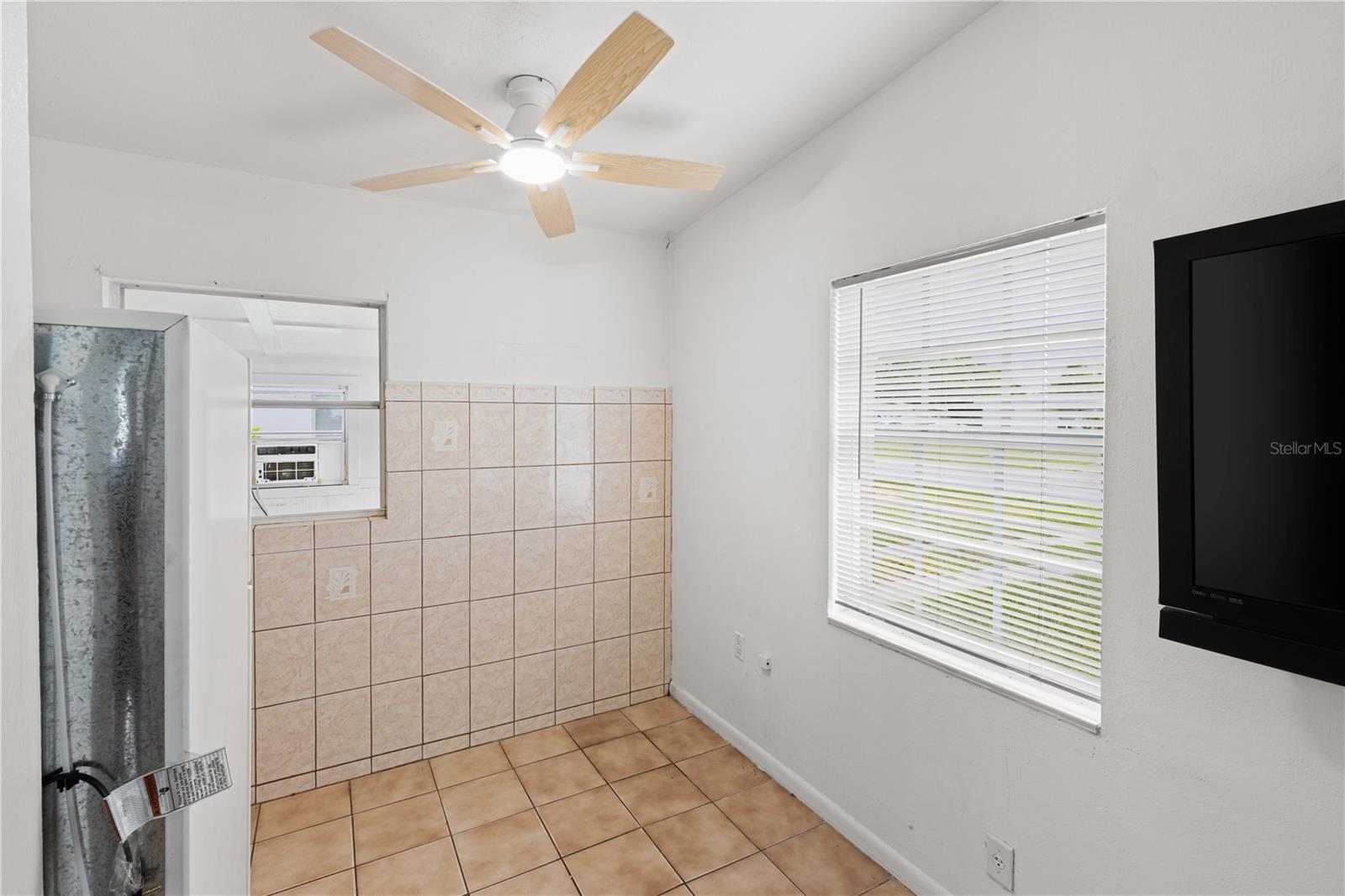 Image 13 of 27 For 21455 Mallory Avenue
