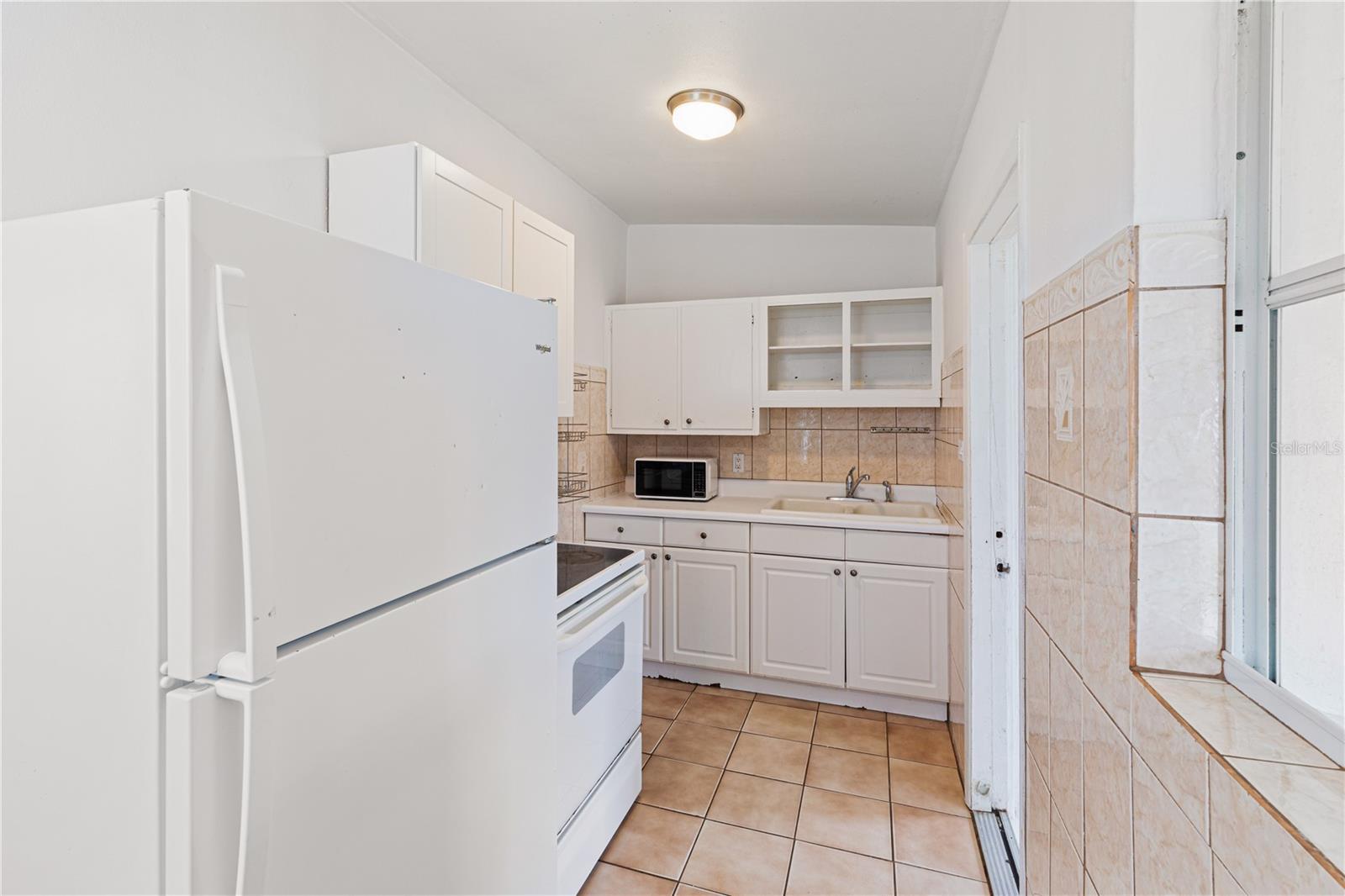 Image 14 of 27 For 21455 Mallory Avenue