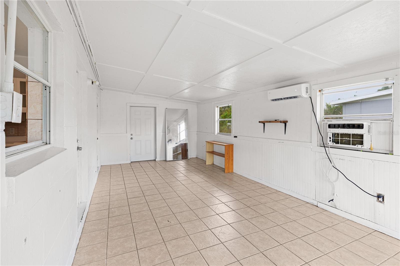 Image 19 of 27 For 21455 Mallory Avenue