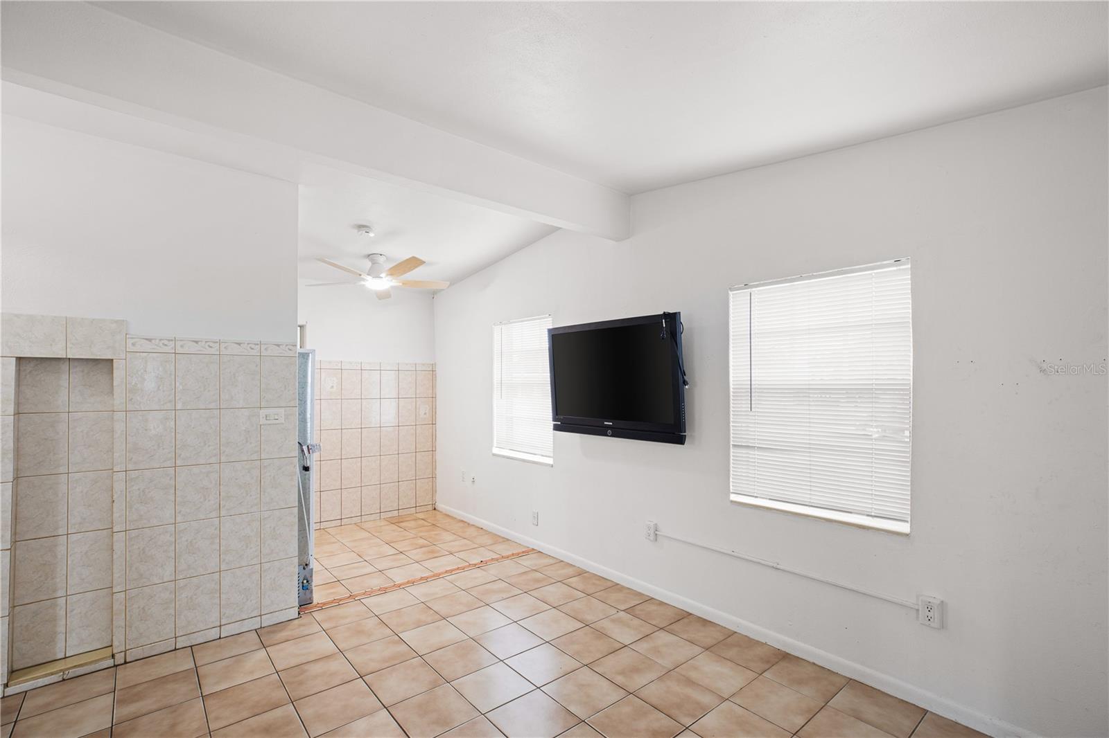 Image 2 of 27 For 21455 Mallory Avenue