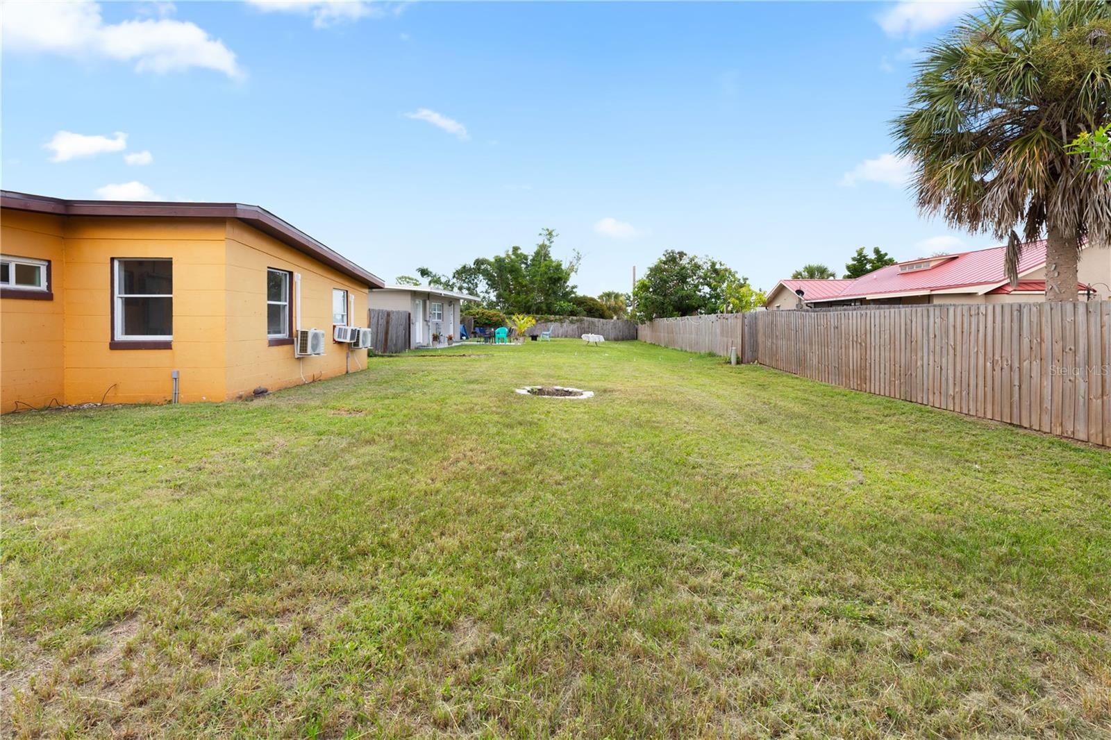 Image 21 of 27 For 21455 Mallory Avenue