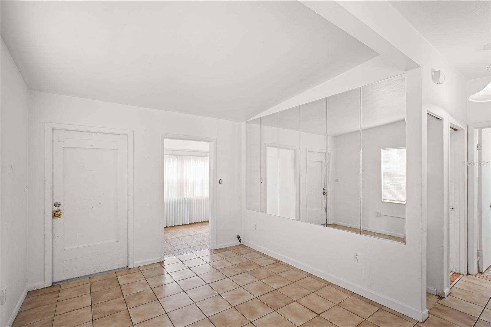 Image 3 of 27 For 21455 Mallory Avenue