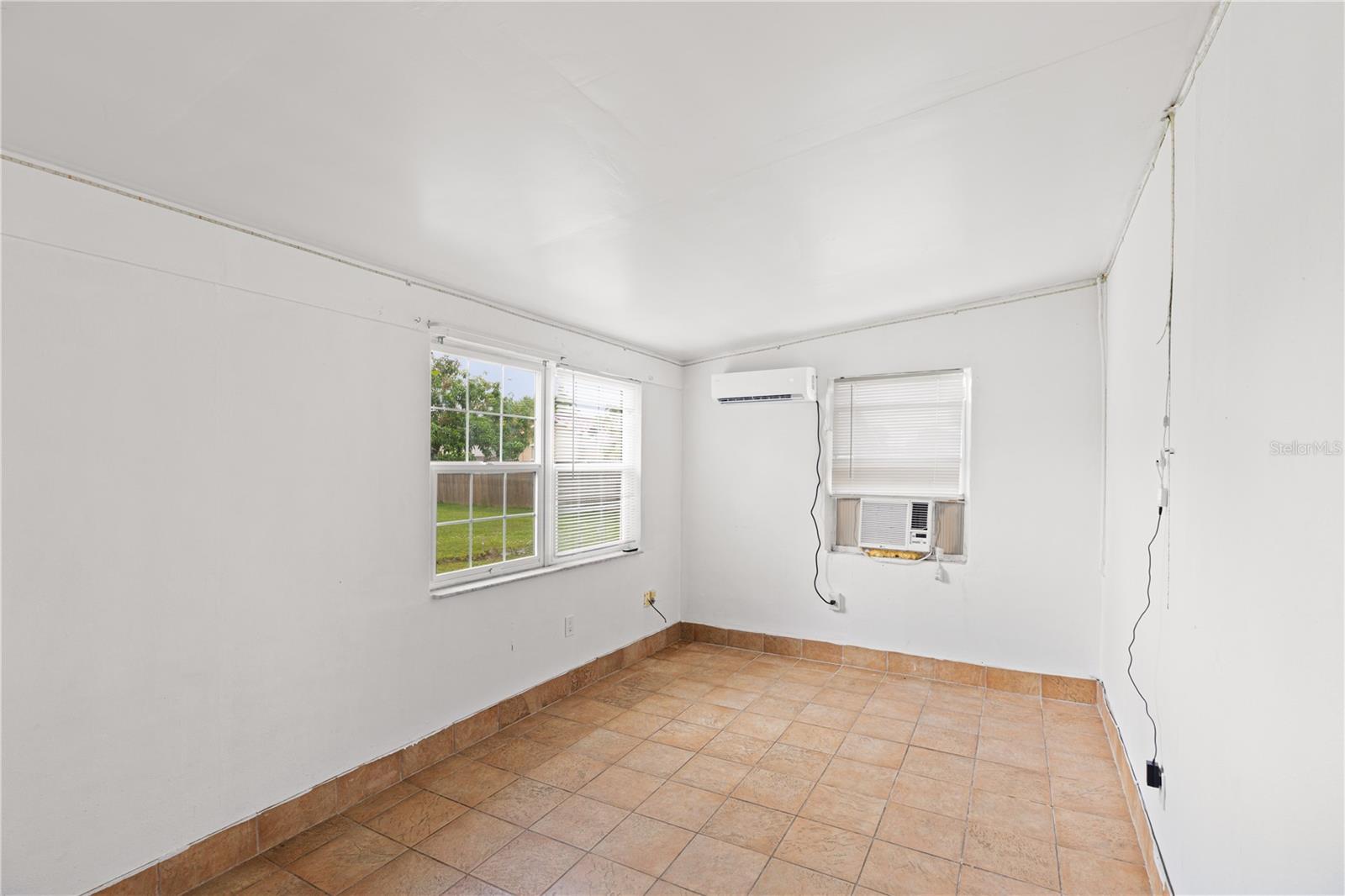 Image 7 of 27 For 21455 Mallory Avenue