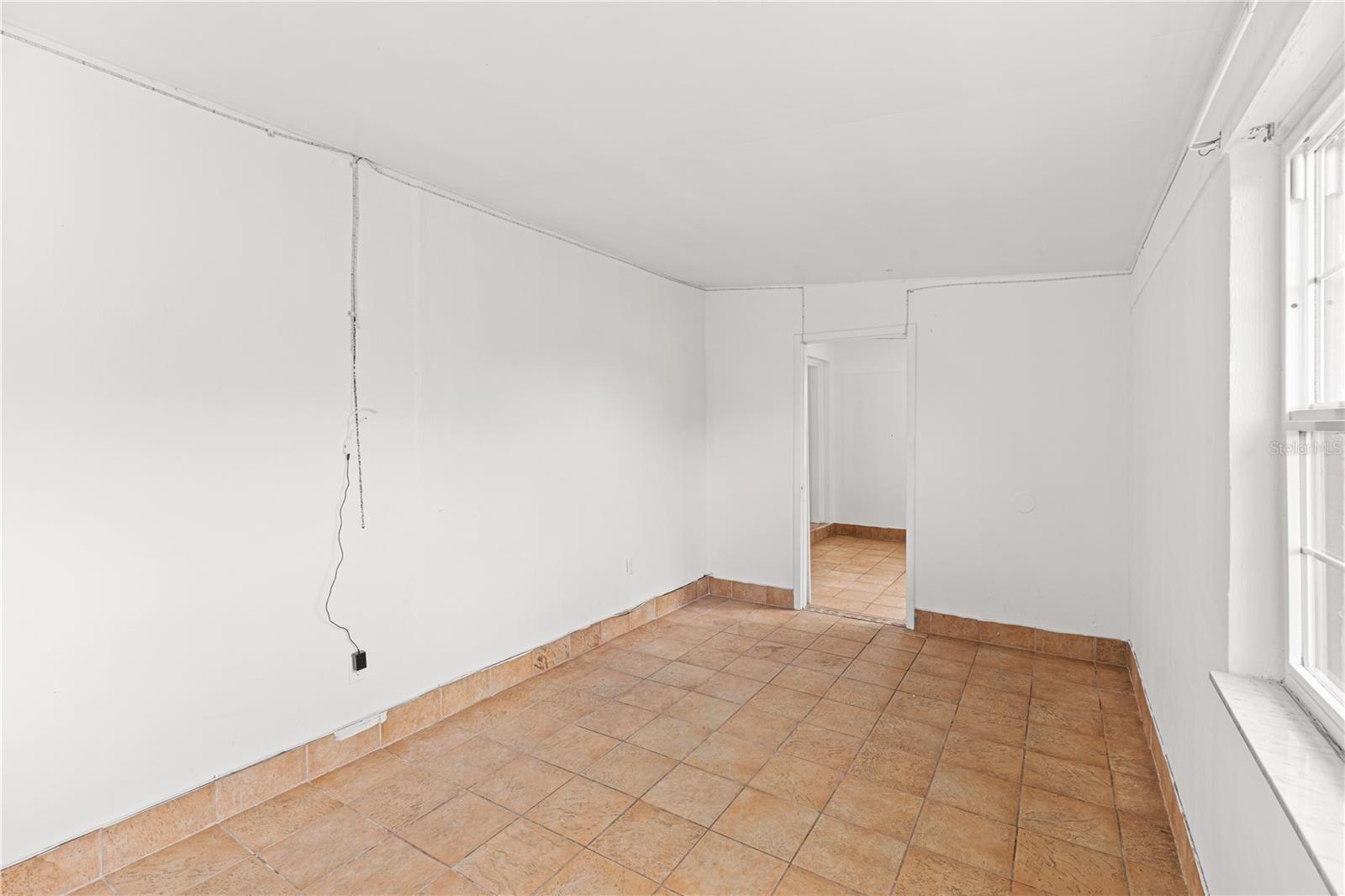 Image 8 of 27 For 21455 Mallory Avenue