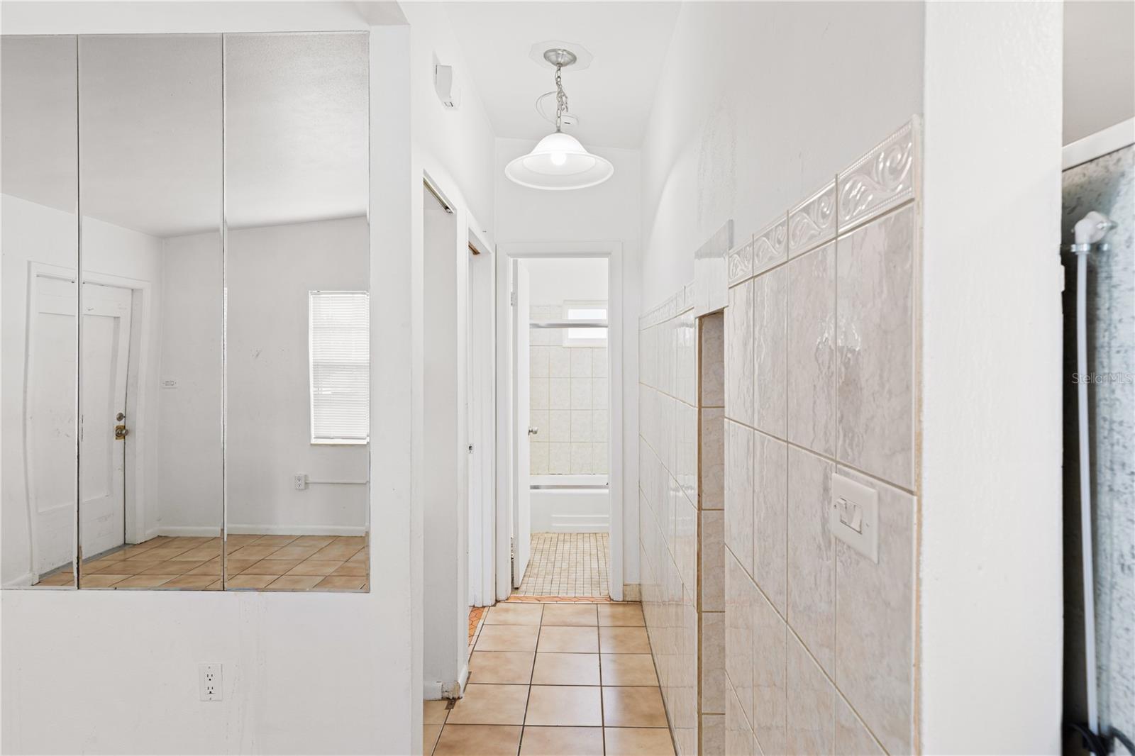 Image 9 of 27 For 21455 Mallory Avenue