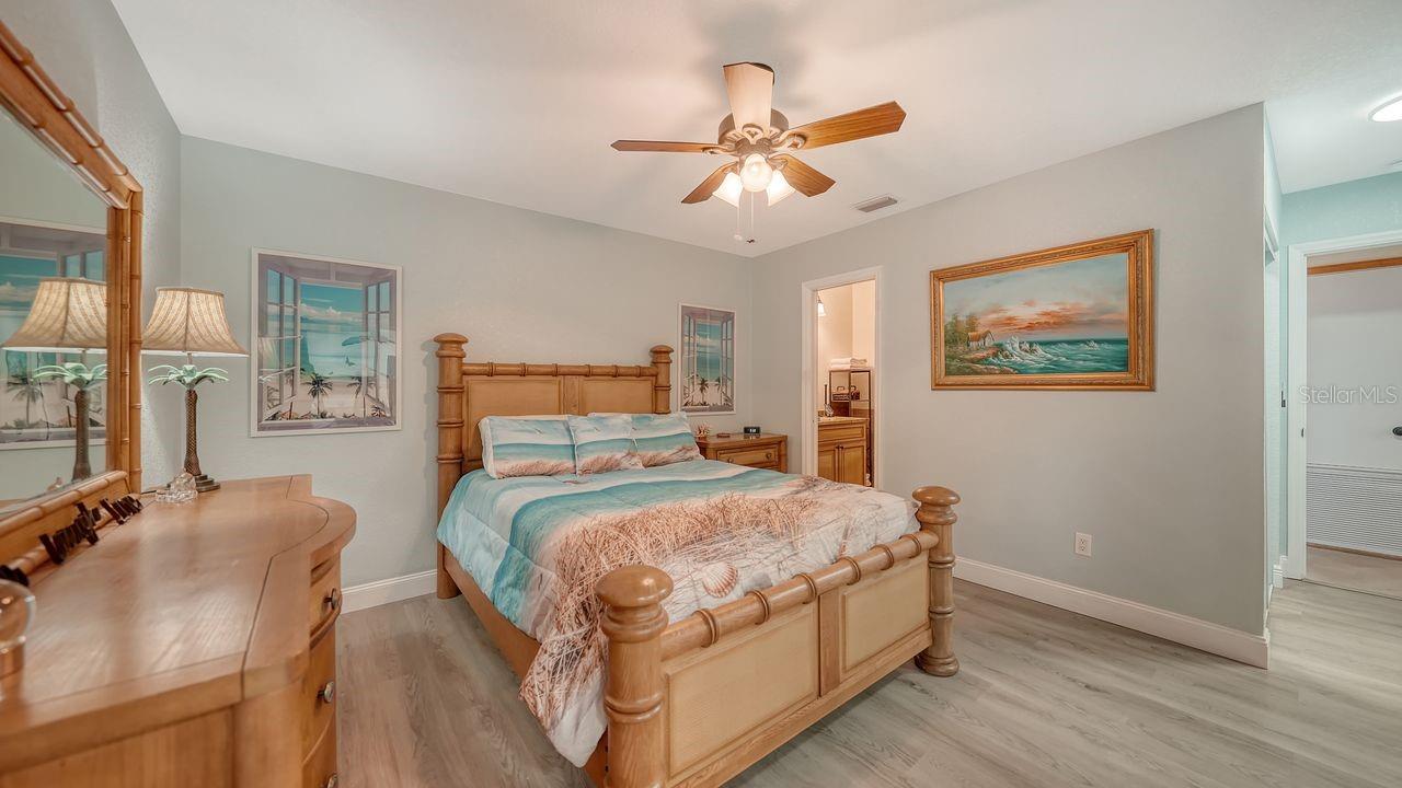 Image 19 of 31 For 18753 Macgill Avenue