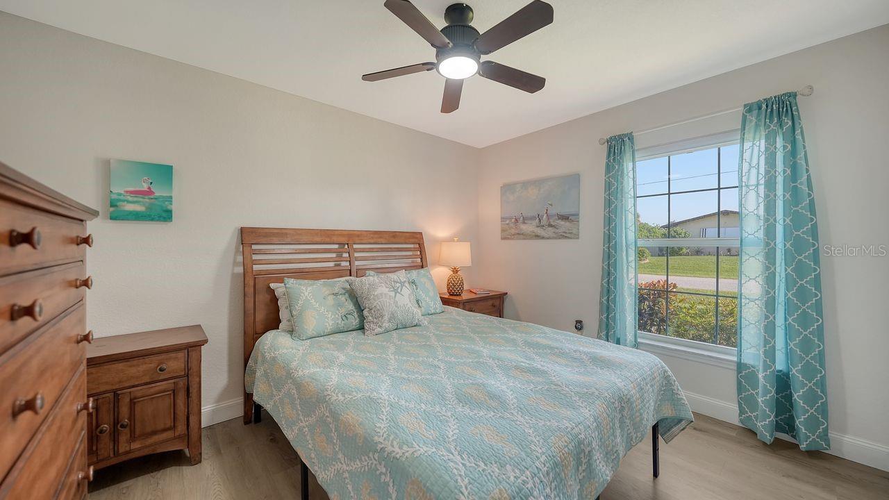 Image 21 of 31 For 18753 Macgill Avenue