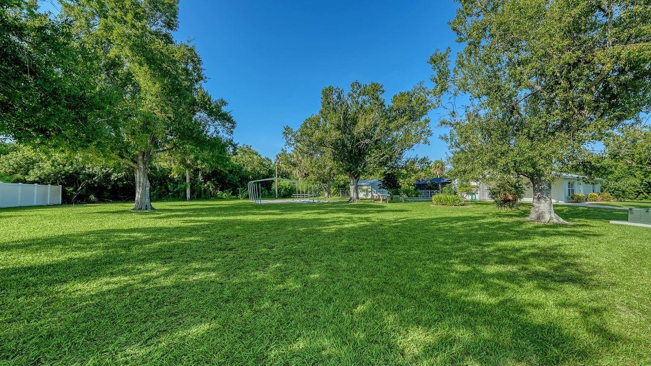 Image 28 of 31 For 18753 Macgill Avenue