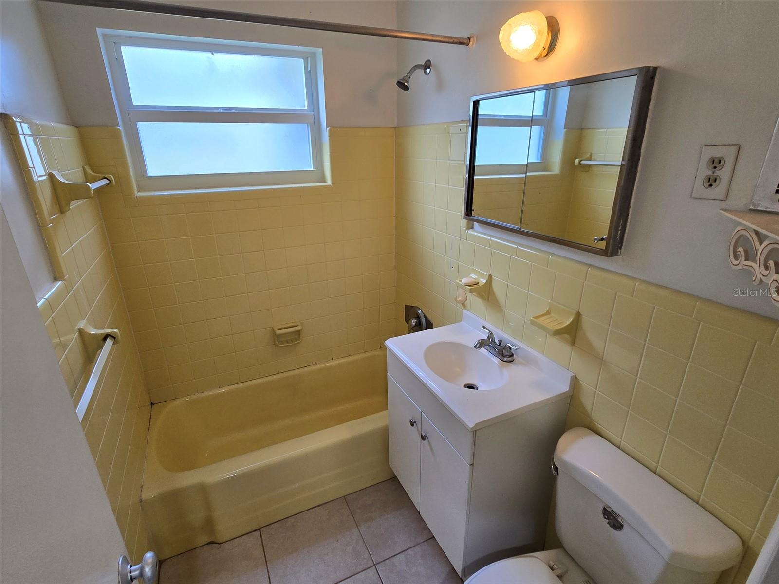 Image 15 of 21 For 22147 Bahama Lane