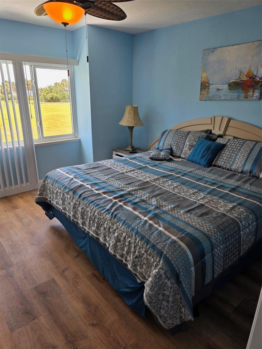 Image 11 of 22 For 1020 Marion Avenue 41