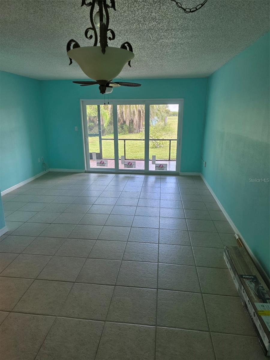 Image 8 of 22 For 1020 Marion Avenue 41