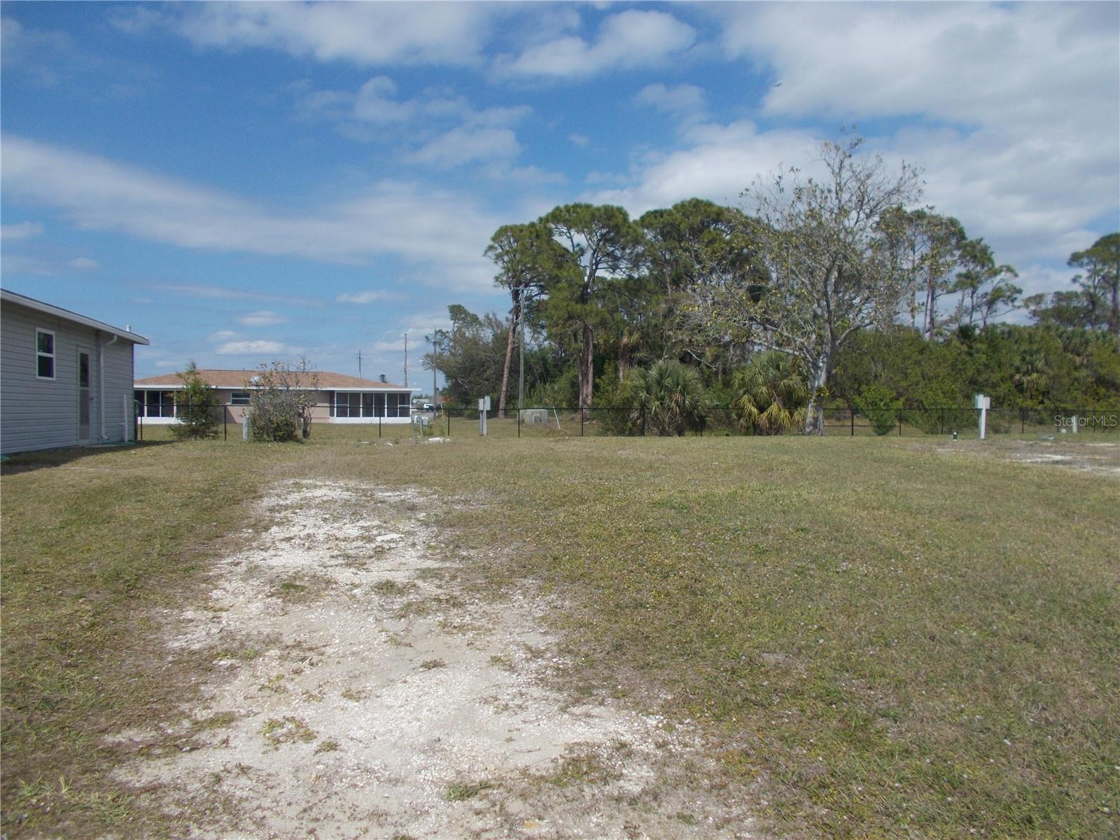Image 3 of 31 For 5552 Holiday Park Boulevard