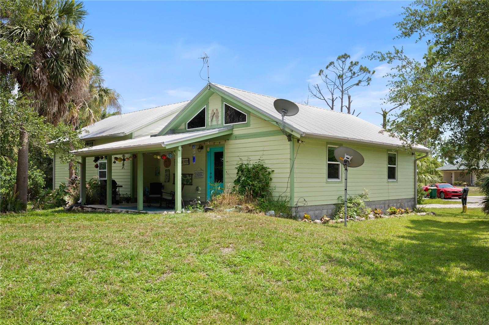 Listing photo id 0 for 7348 Coach Road