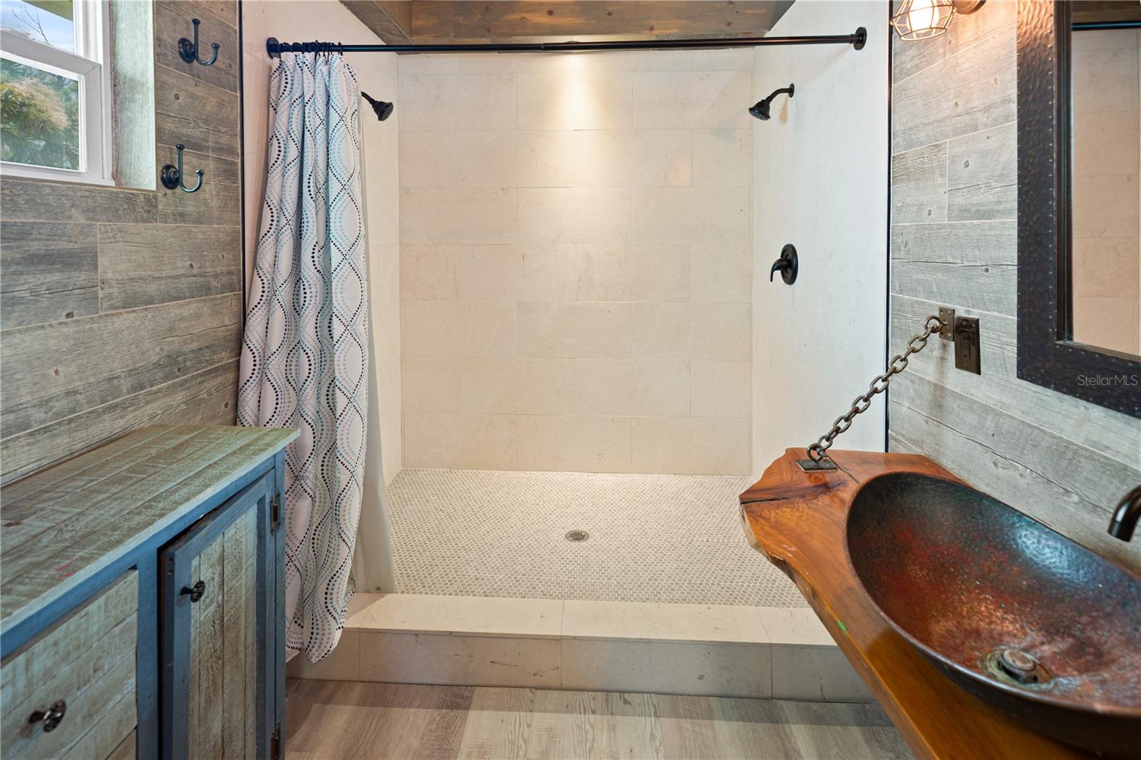 Listing photo id 18 for 7348 Coach Road