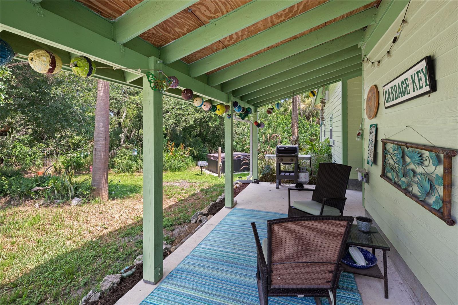 Listing photo id 21 for 7348 Coach Road