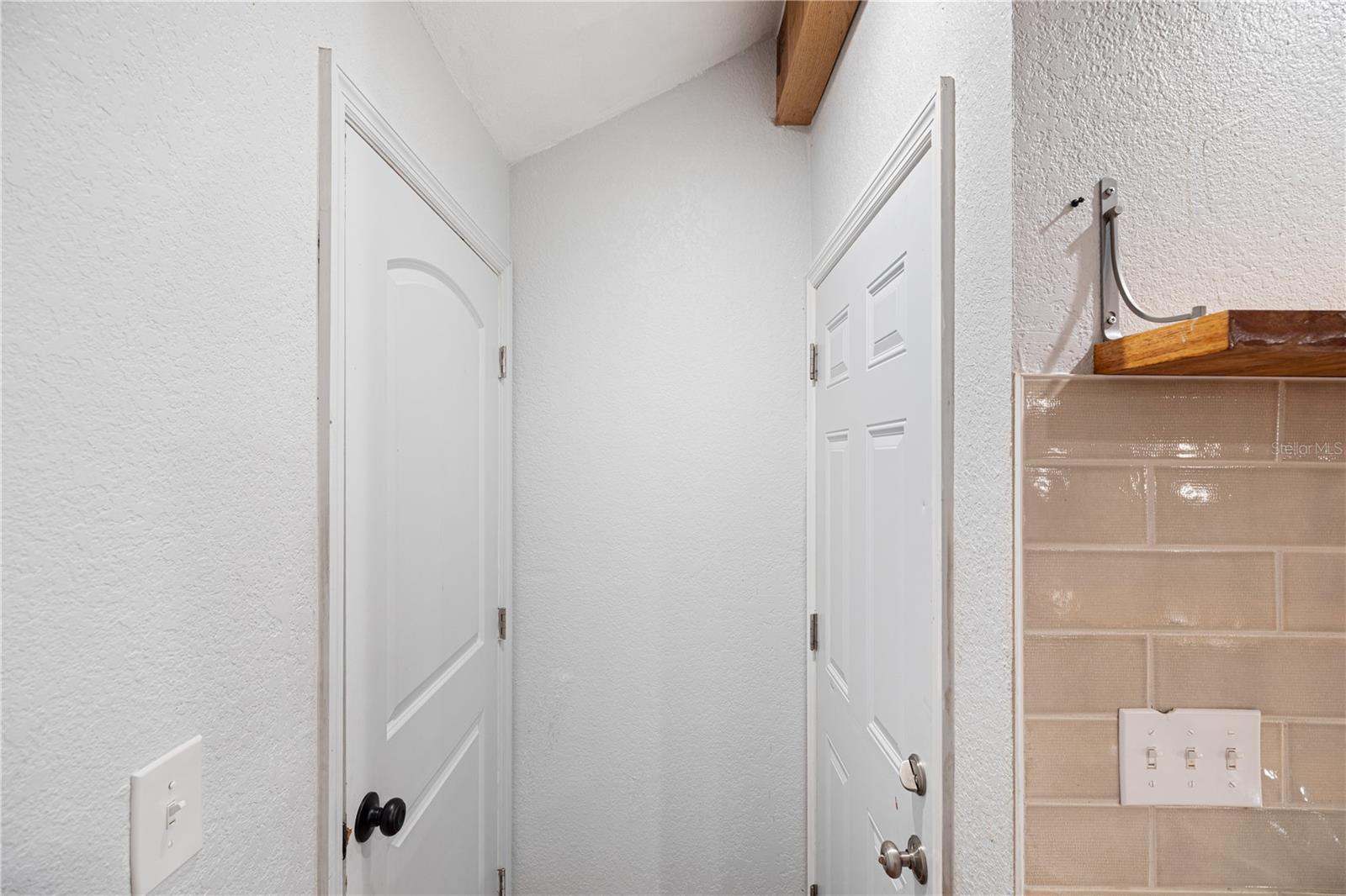 Listing photo id 46 for 7348 Coach Road