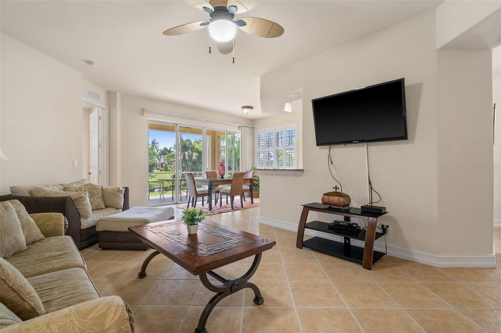 Image 11 of 50 For 5626 Cape Harbour Drive 102