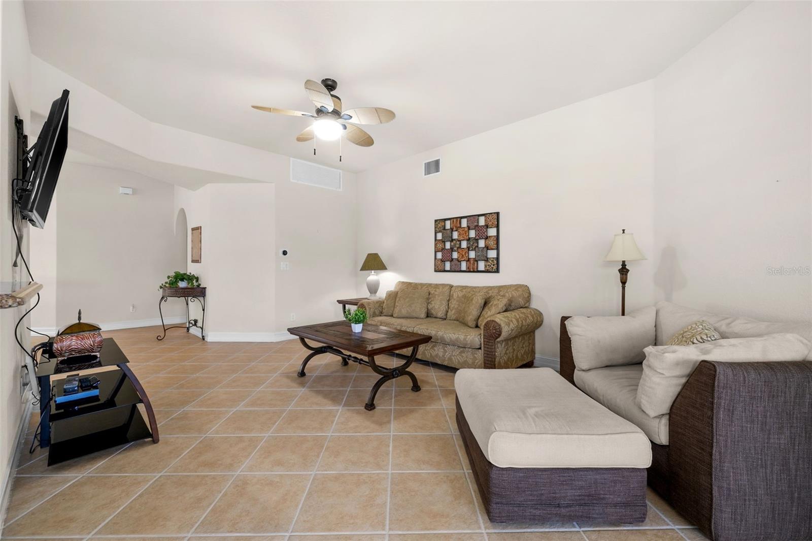 Image 13 of 50 For 5626 Cape Harbour Drive 102