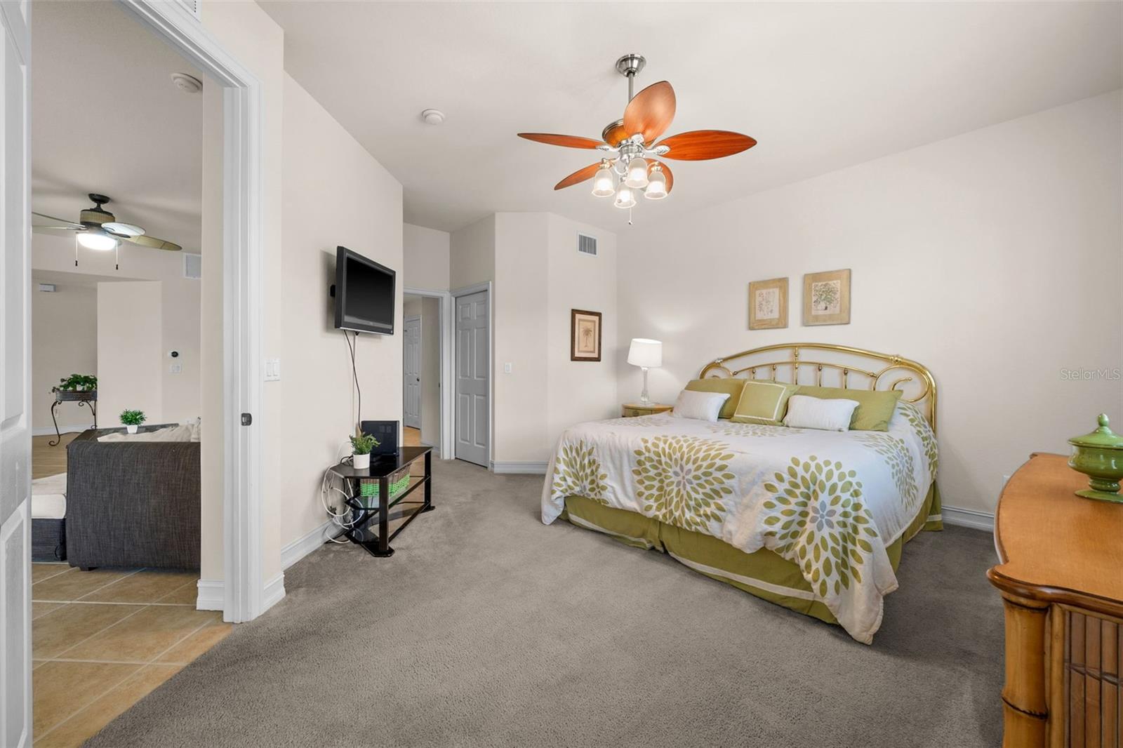Image 20 of 50 For 5626 Cape Harbour Drive 102