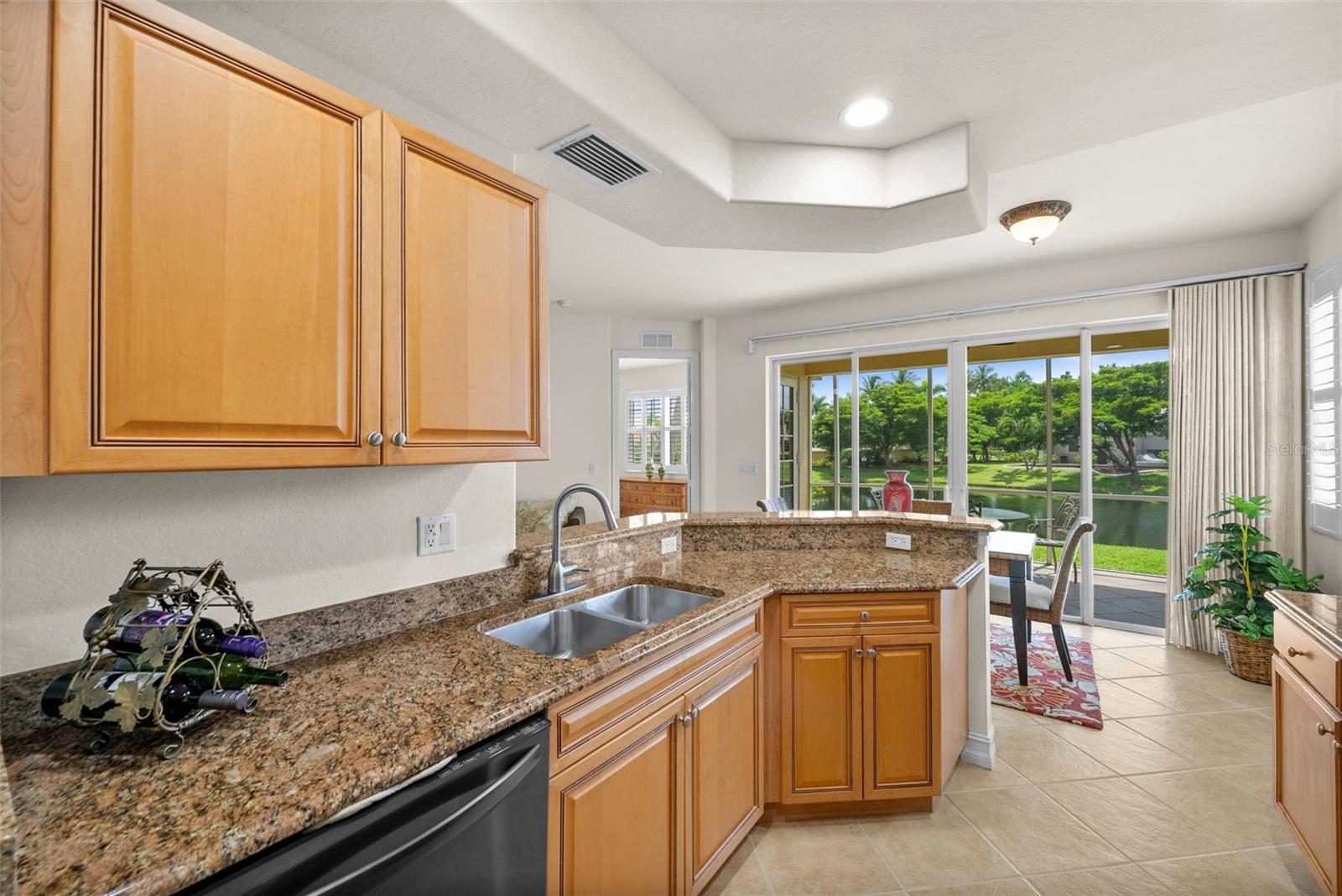 Image 8 of 50 For 5626 Cape Harbour Drive 102