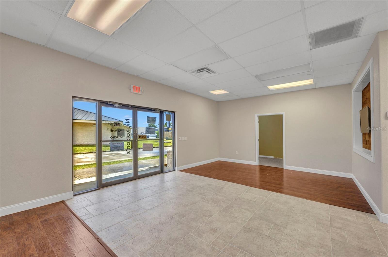 Image 10 of 37 For 983 Tamiami Trail