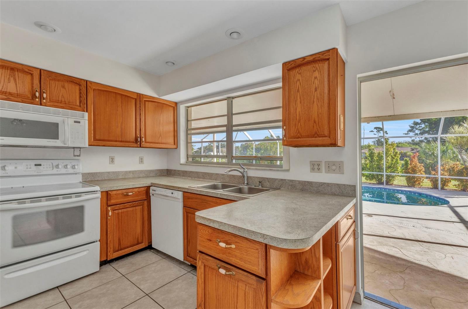Image 11 of 65 For 1580 Hayworth Road
