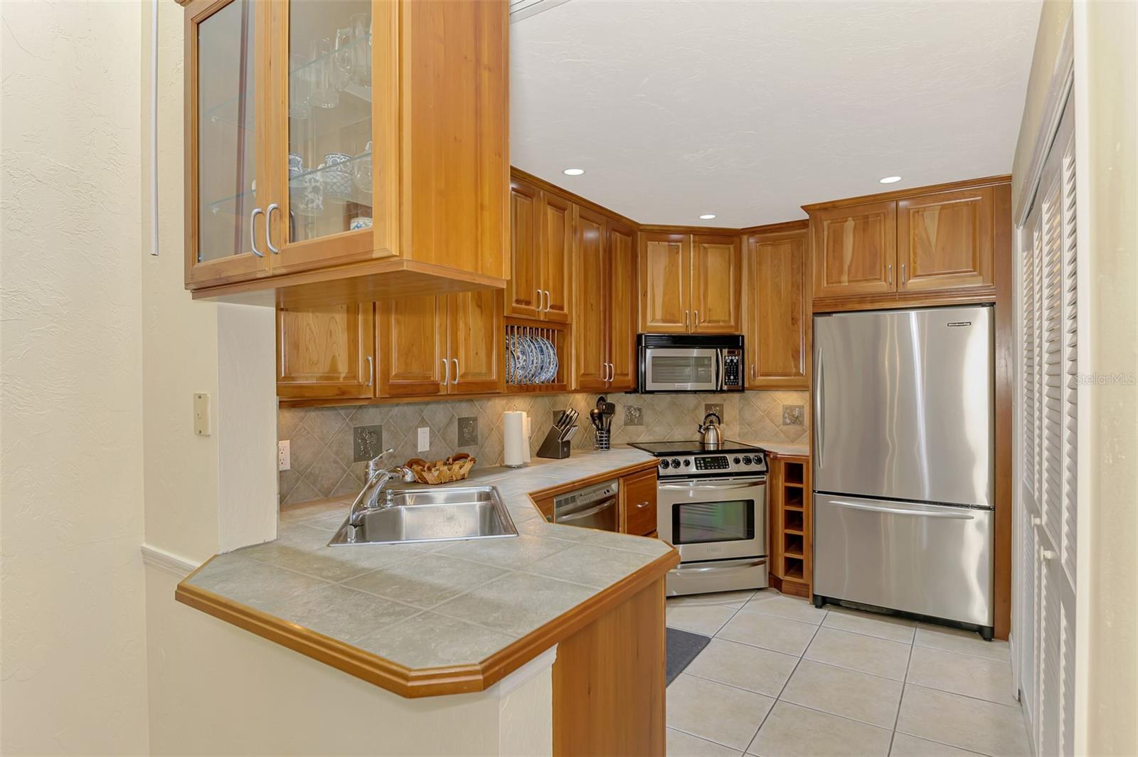 Image 19 of 67 For 3300 Loveland Boulevard 3103