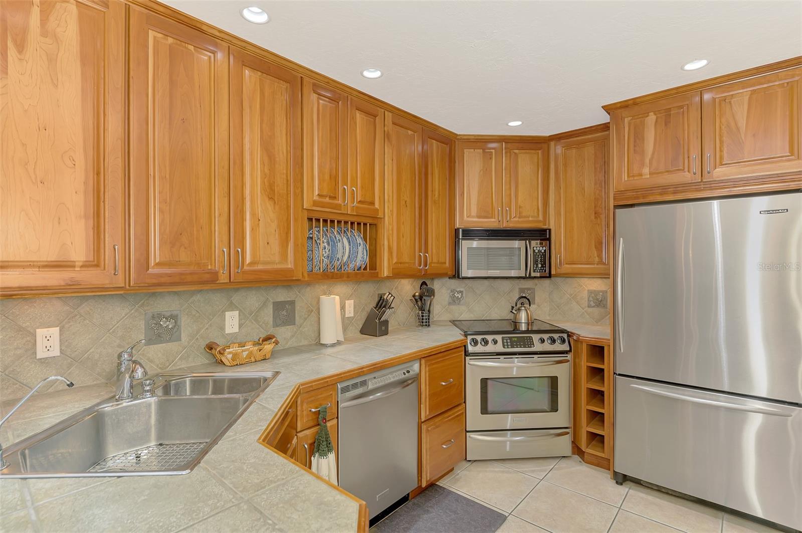 Image 20 of 67 For 3300 Loveland Boulevard 3103
