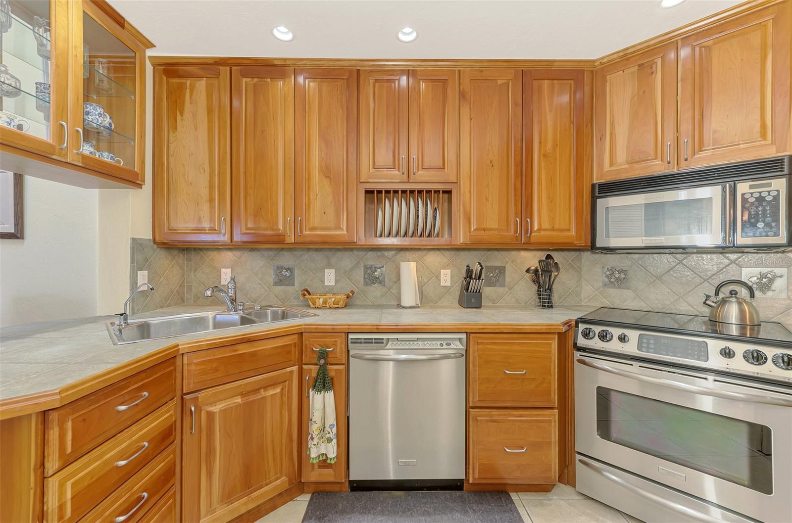 Image 21 of 67 For 3300 Loveland Boulevard 3103