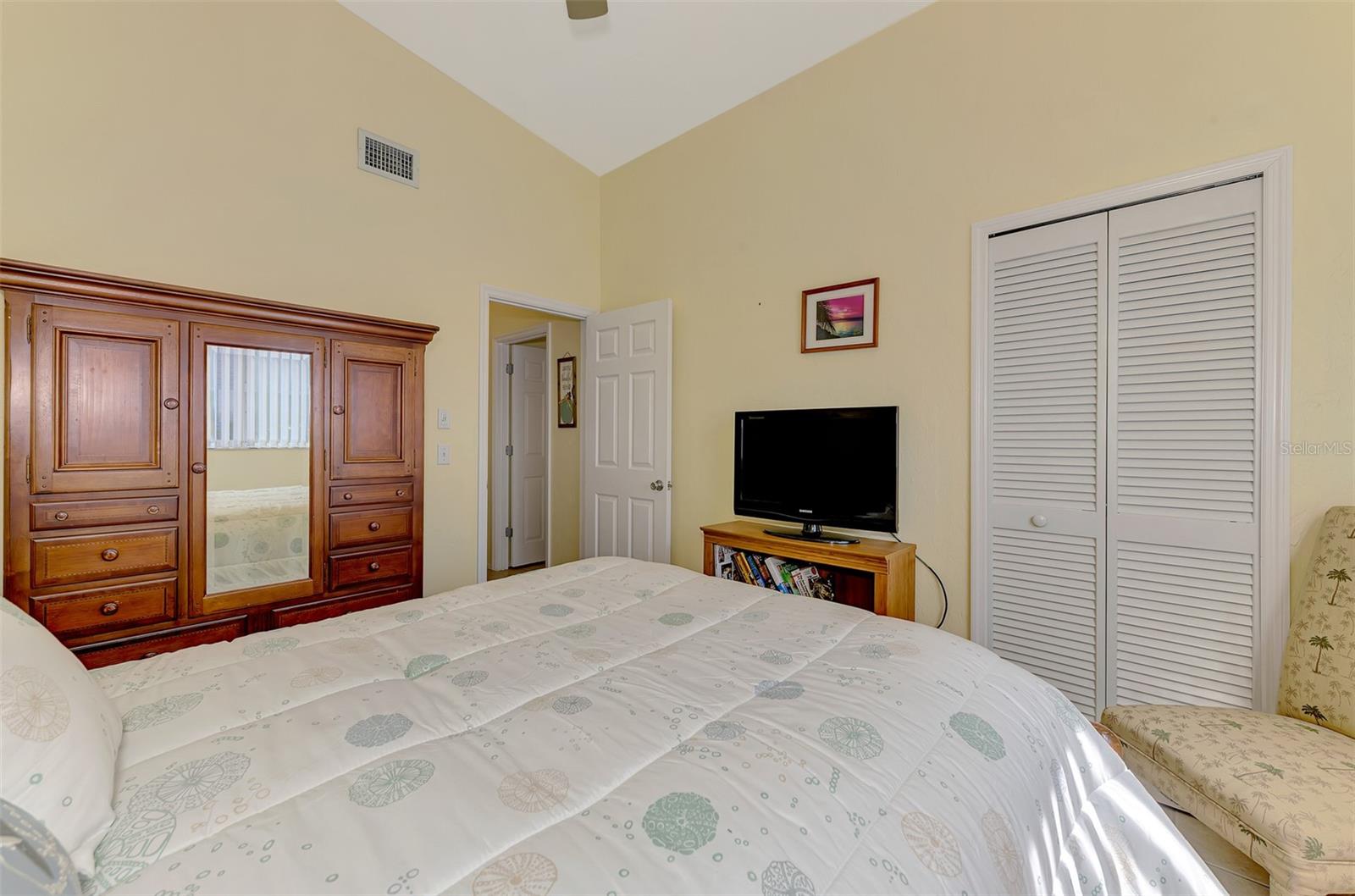 Image 36 of 67 For 3300 Loveland Boulevard 3103