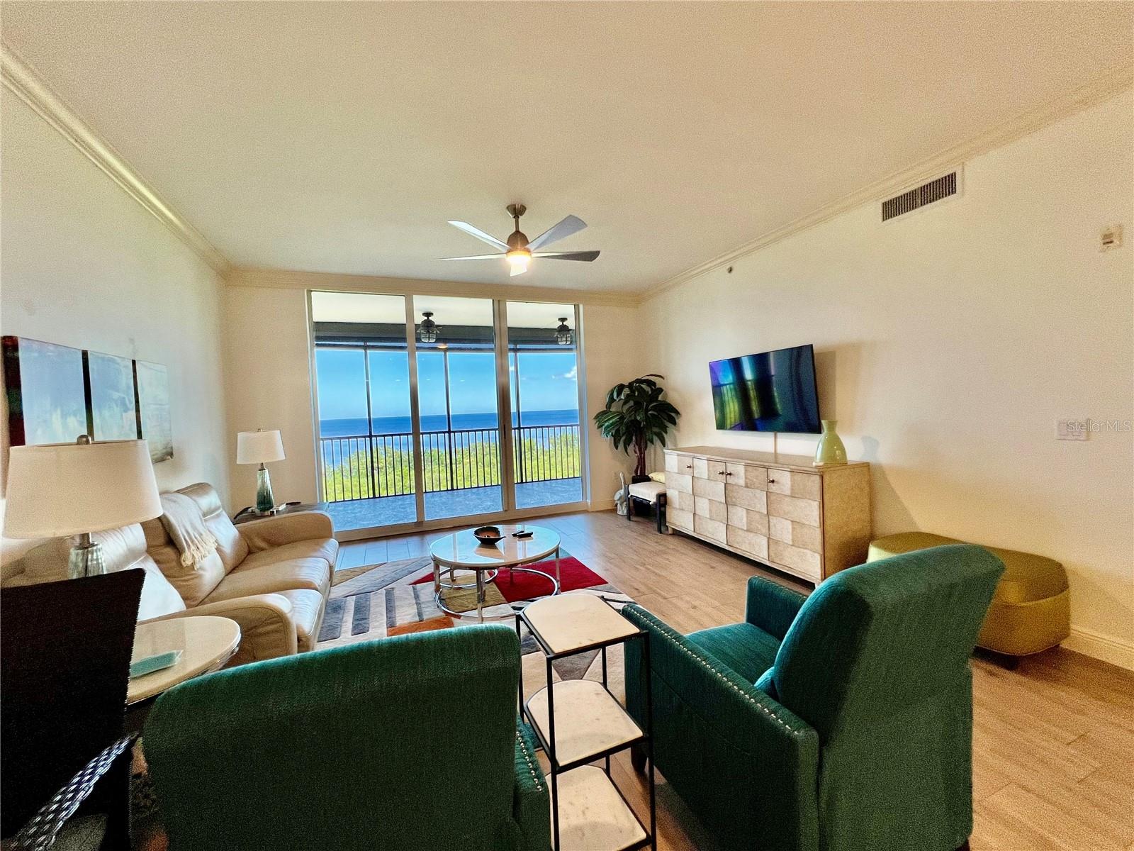 Image 15 of 59 For 3321 Sunset Key Circle 408