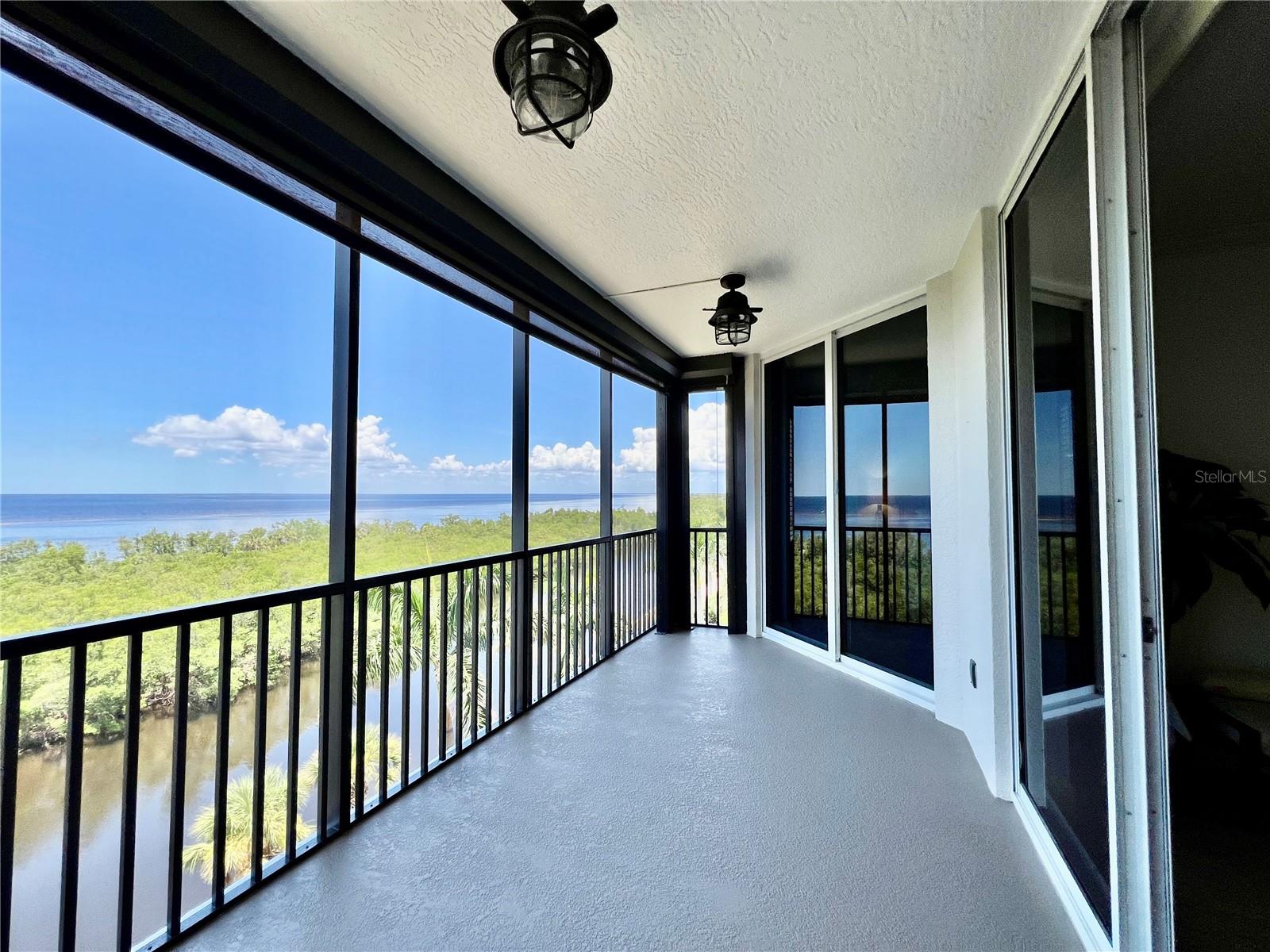 Image 4 of 59 For 3321 Sunset Key Circle 408