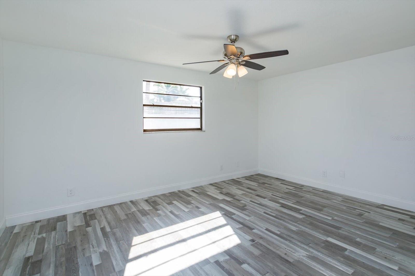 Image 17 of 25 For 4319 Peninsula Drive