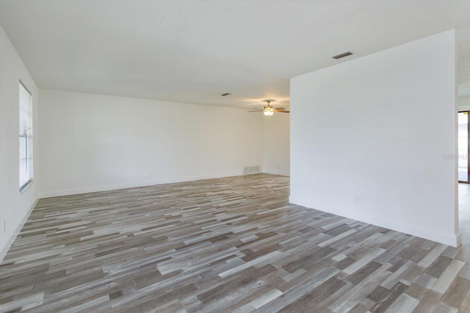 Image 3 of 25 For 4319 Peninsula Drive