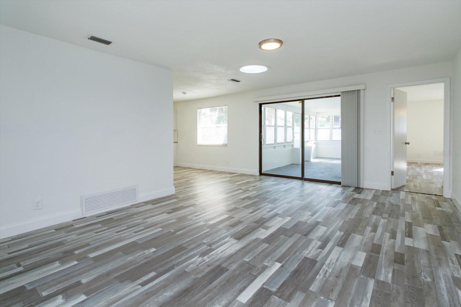 Image 7 of 25 For 4319 Peninsula Drive