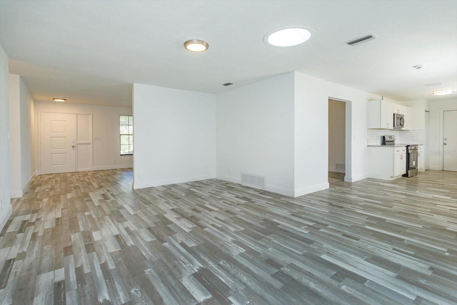 Image 8 of 25 For 4319 Peninsula Drive