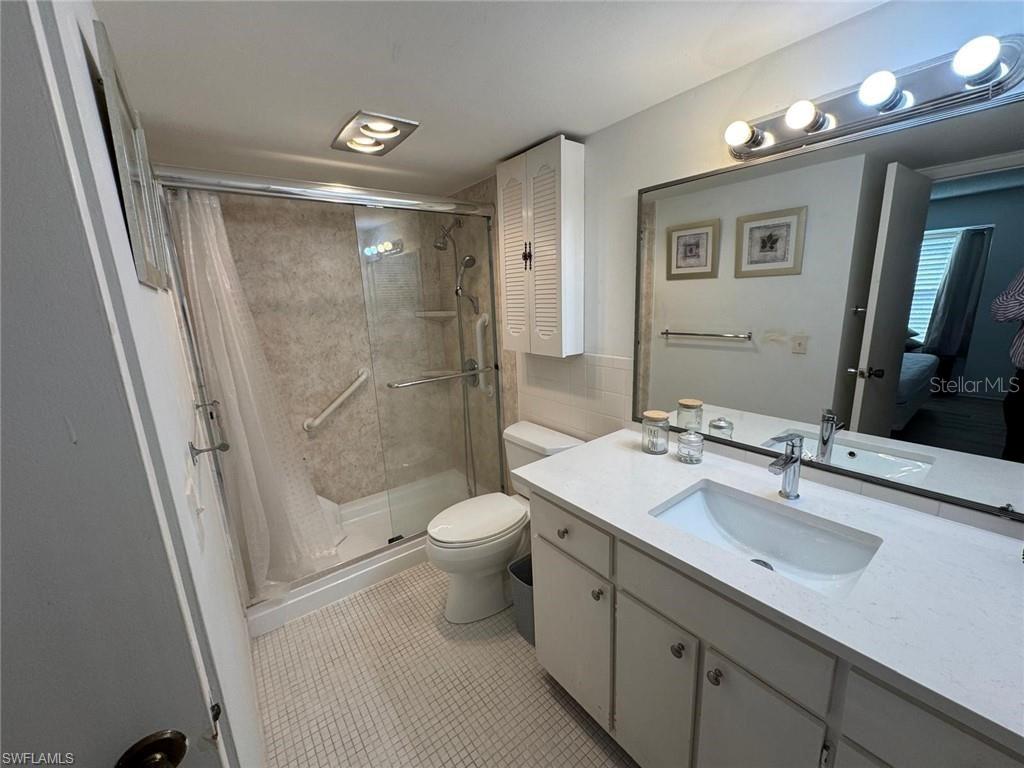 Image 10 of 11 For 1900 Alamanda Drive 303