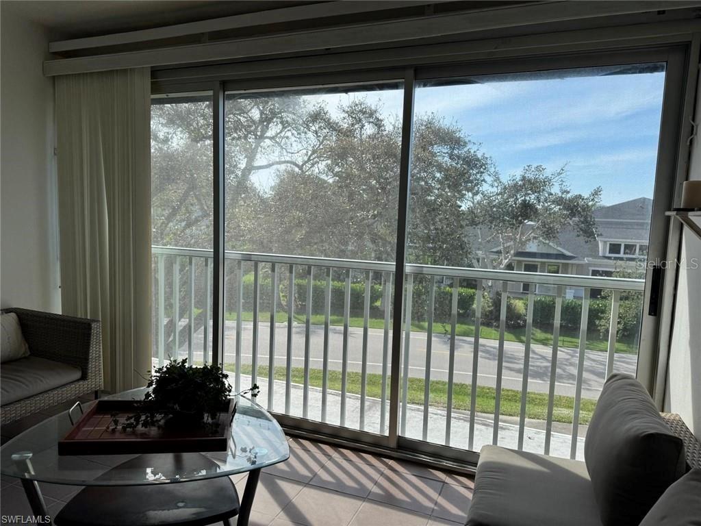 Image 7 of 11 For 1900 Alamanda Drive 303