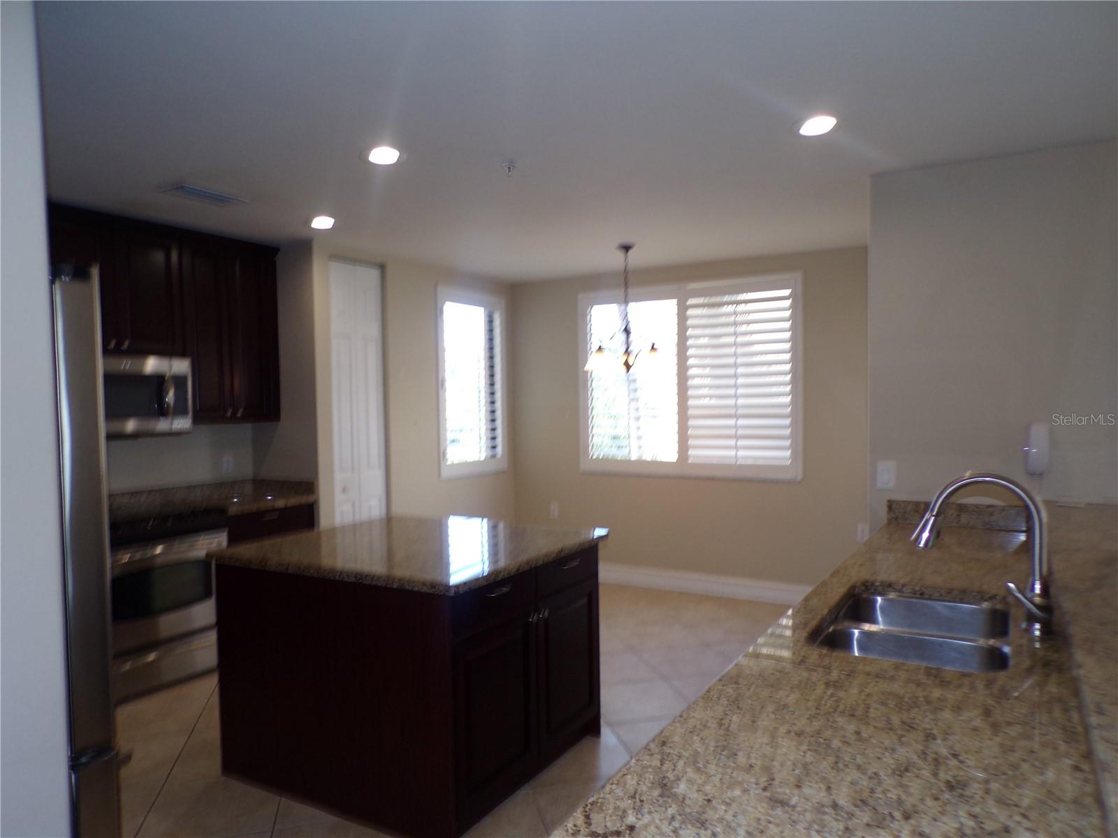 Image 31 of 64 For 87 Vivante Boulevard 8721