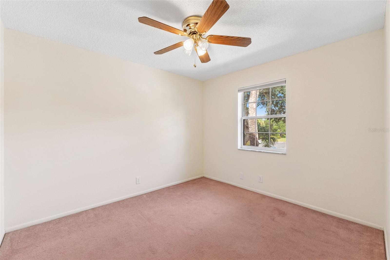 Image 11 of 37 For 19505 Quesada Avenue Ss201