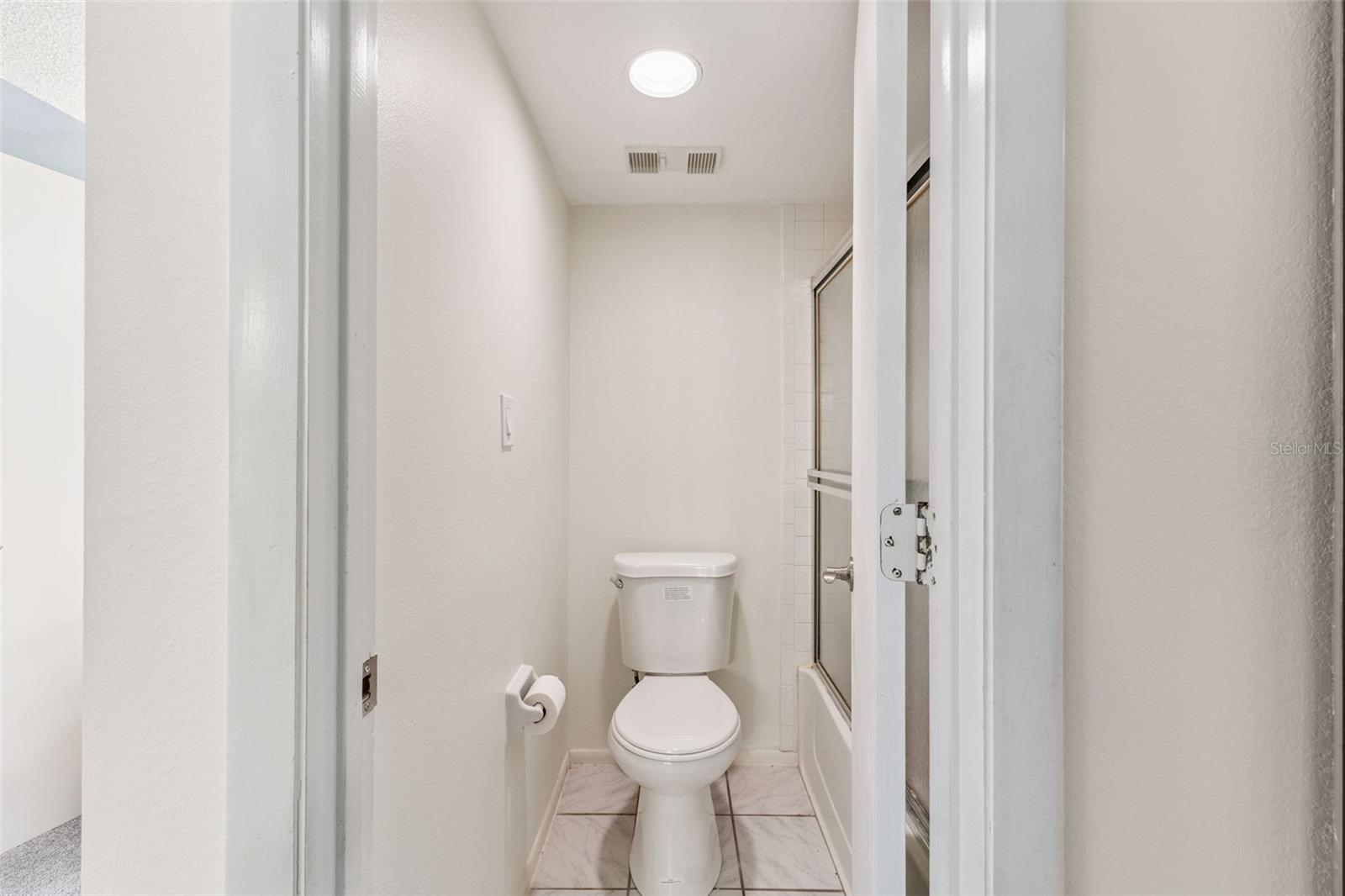 Image 24 of 37 For 19505 Quesada Avenue Ss201