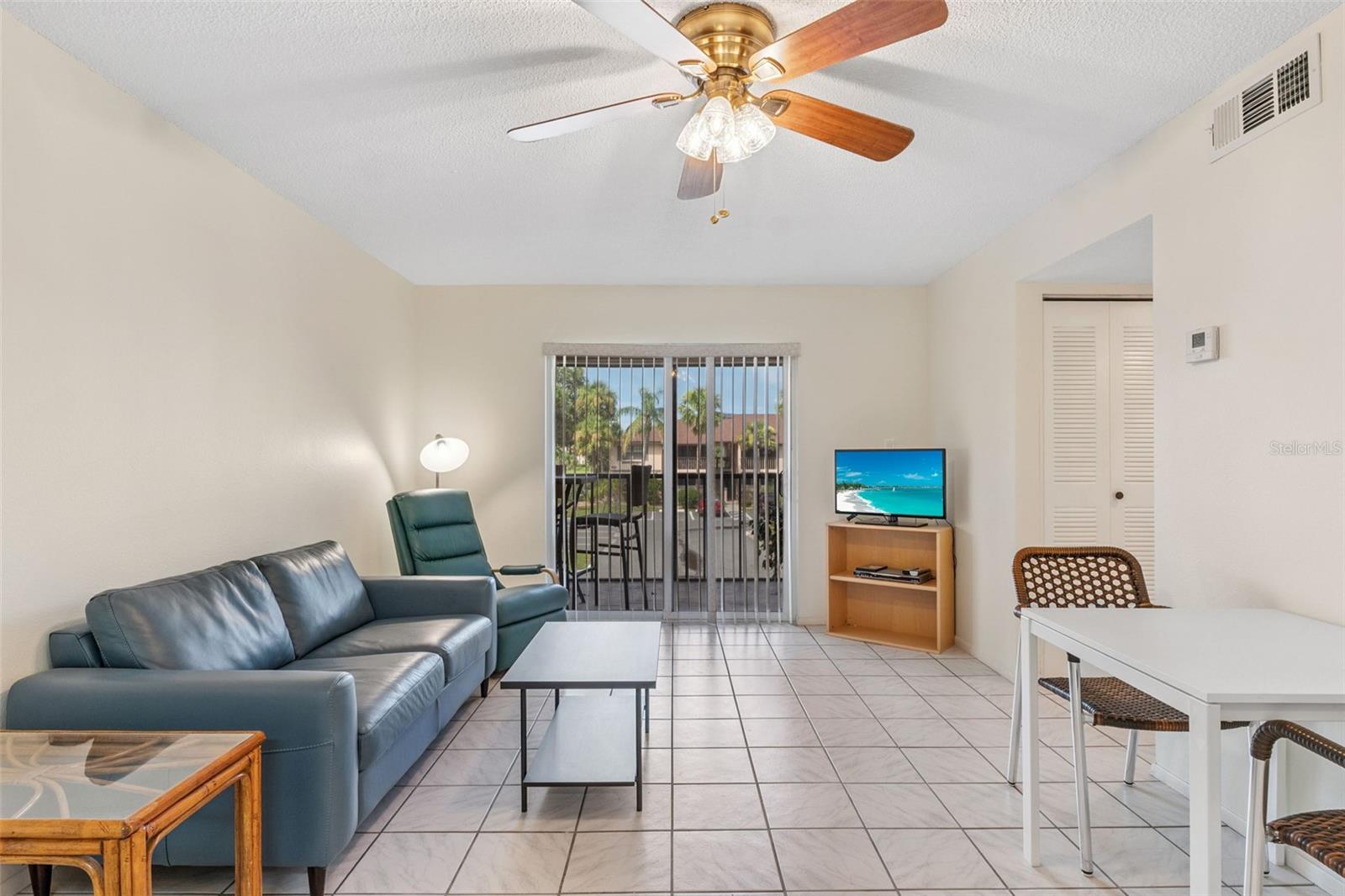 Image 5 of 37 For 19505 Quesada Avenue Ss201