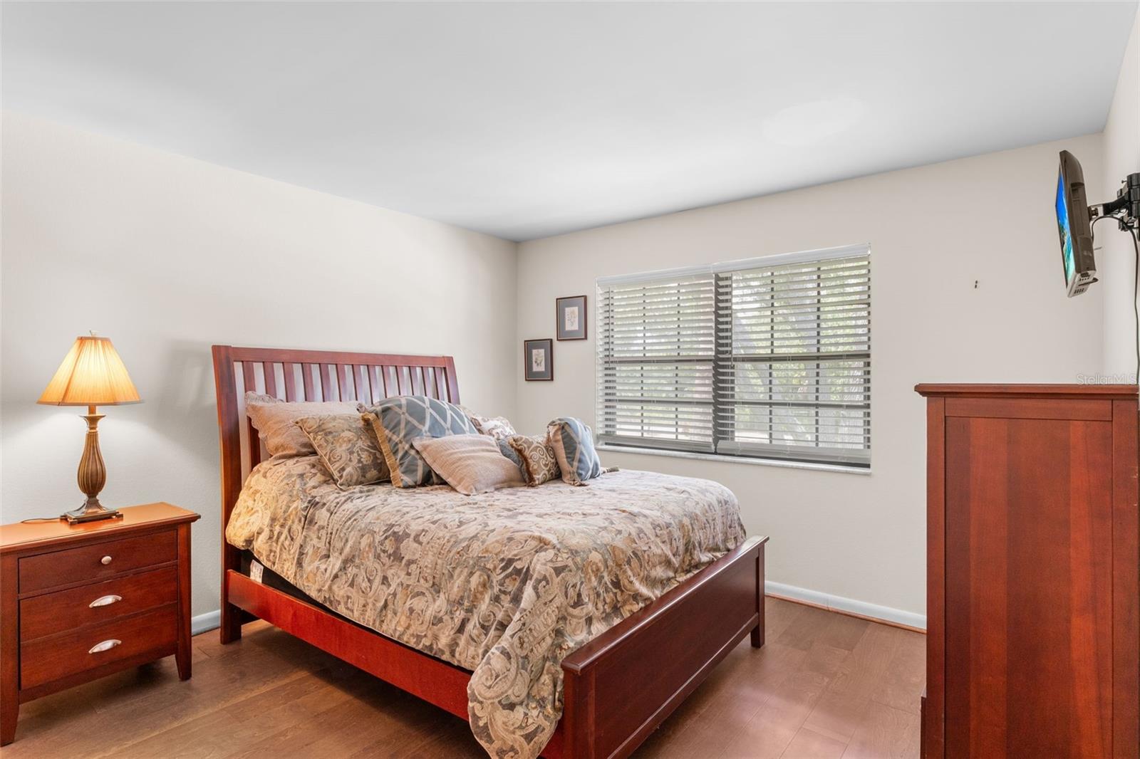 Image 22 of 47 For 19505 Quesada Avenue C201